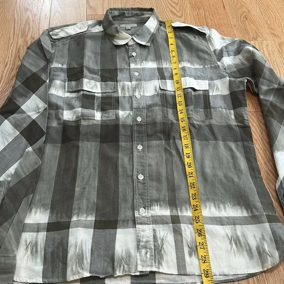 New! Burberry London Men’s large sage green nova check tie dye toned shirt.